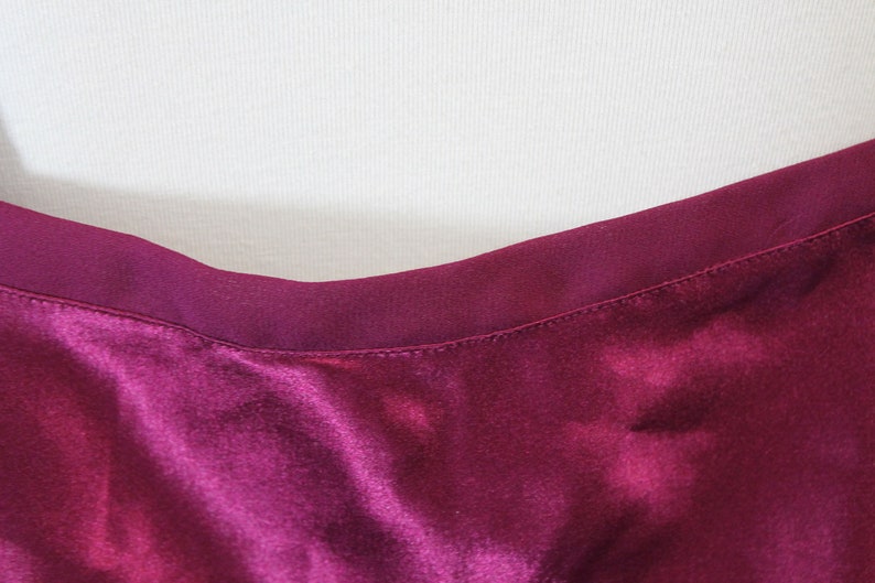 chemise red gold label 80s lace Lingerie size medium chemise retro polyester Victoria/'s Secret nightie Silky maroon n\u00e9glig\u00e9e