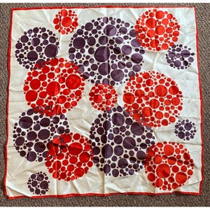 Vintage zijden sjaal met stippen en rood en paars patroon: 27 x 27 inch