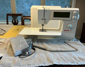 Bernina 1530 Inspiration Sewing Machine Good Condition! Works Perfectly!