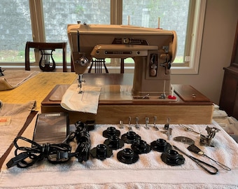 Singer 403a sewing machine cleaned and serviced Good Cond w/Access SN NA976819