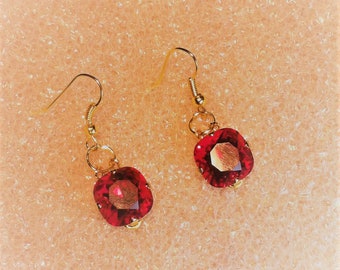 Scarlet Swarovski octagonal gold earrings