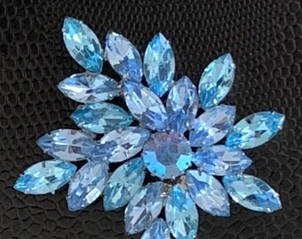 Weiss Unsigned Vintage Blue Ice Rhinestone Brooch and Clip On Earrings Demi Parure Set