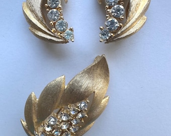 JJ Jonette Goldtone Mid Century Brooch and Rhinestone Earring Set