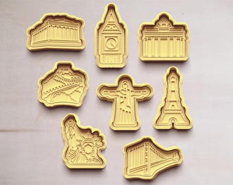 以下が含まれることがあります： 有名なランドマークの形をしたクッキーカッター8個セット。万里の長城、エッフェル塔、自由の女神像、キリスト像などがあります。