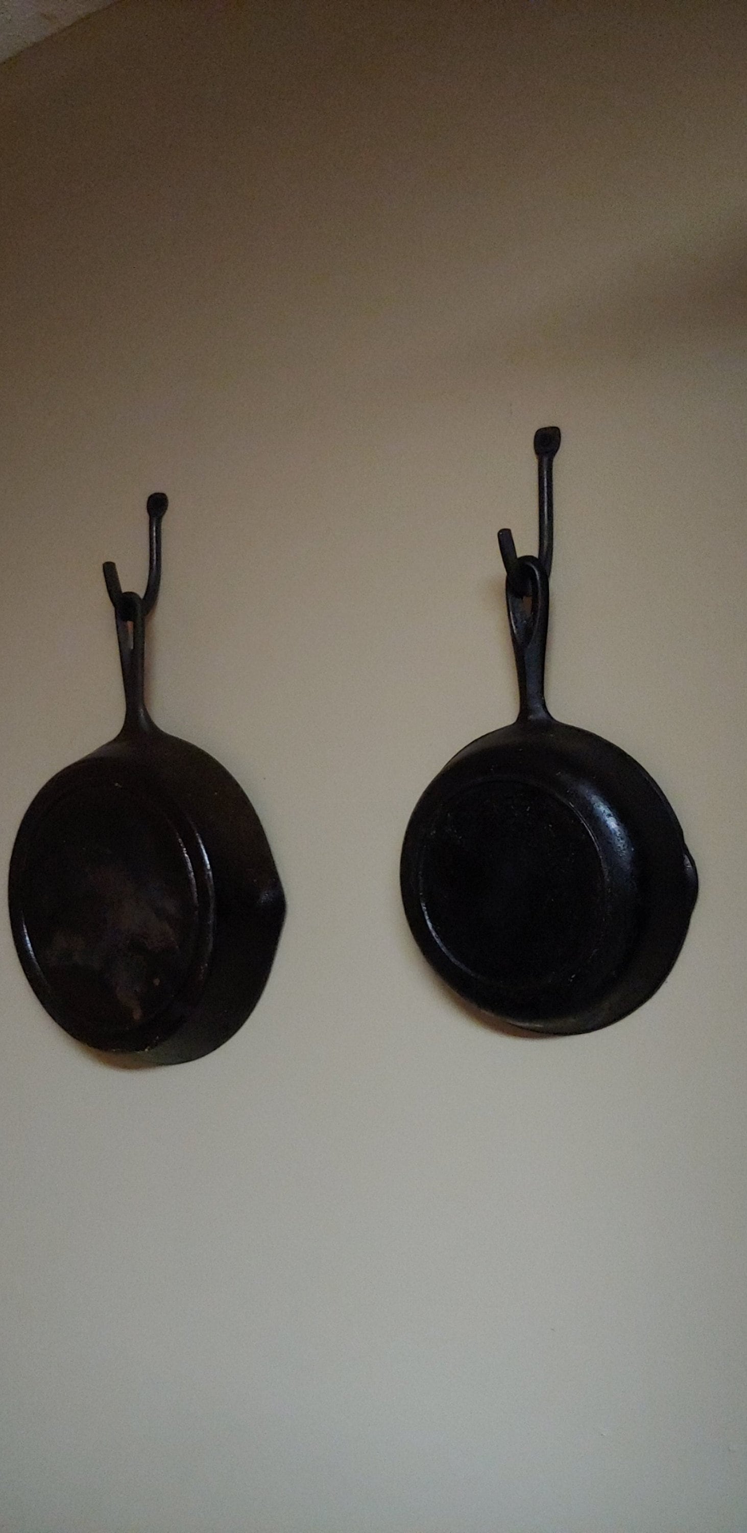 Cast Iron Cookware Round Hooks *skillet hooks *pot hooks *kitchen hooks