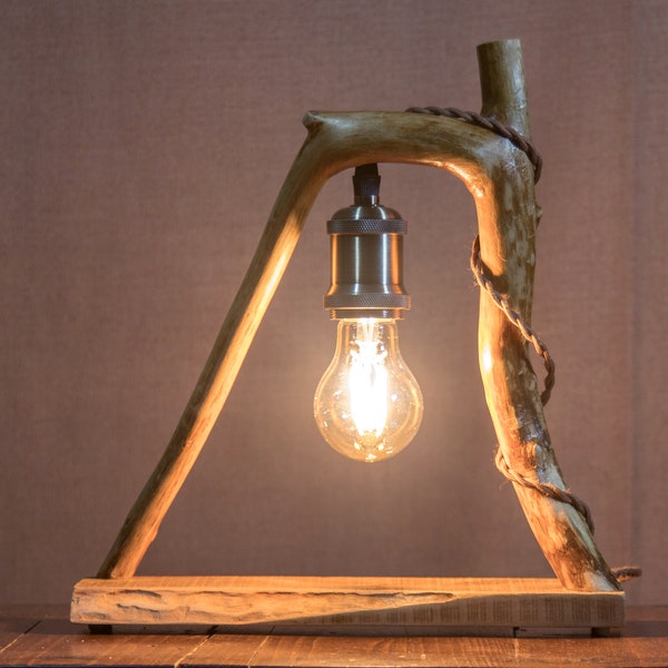 Lampe en bois, lampe en bois flotté, lumière rustique, éclairage de table, lampe rustique, lampe branche d'arbre, lampe en bois, lampadaire, lumière unique