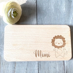 Breakfast board lion with name