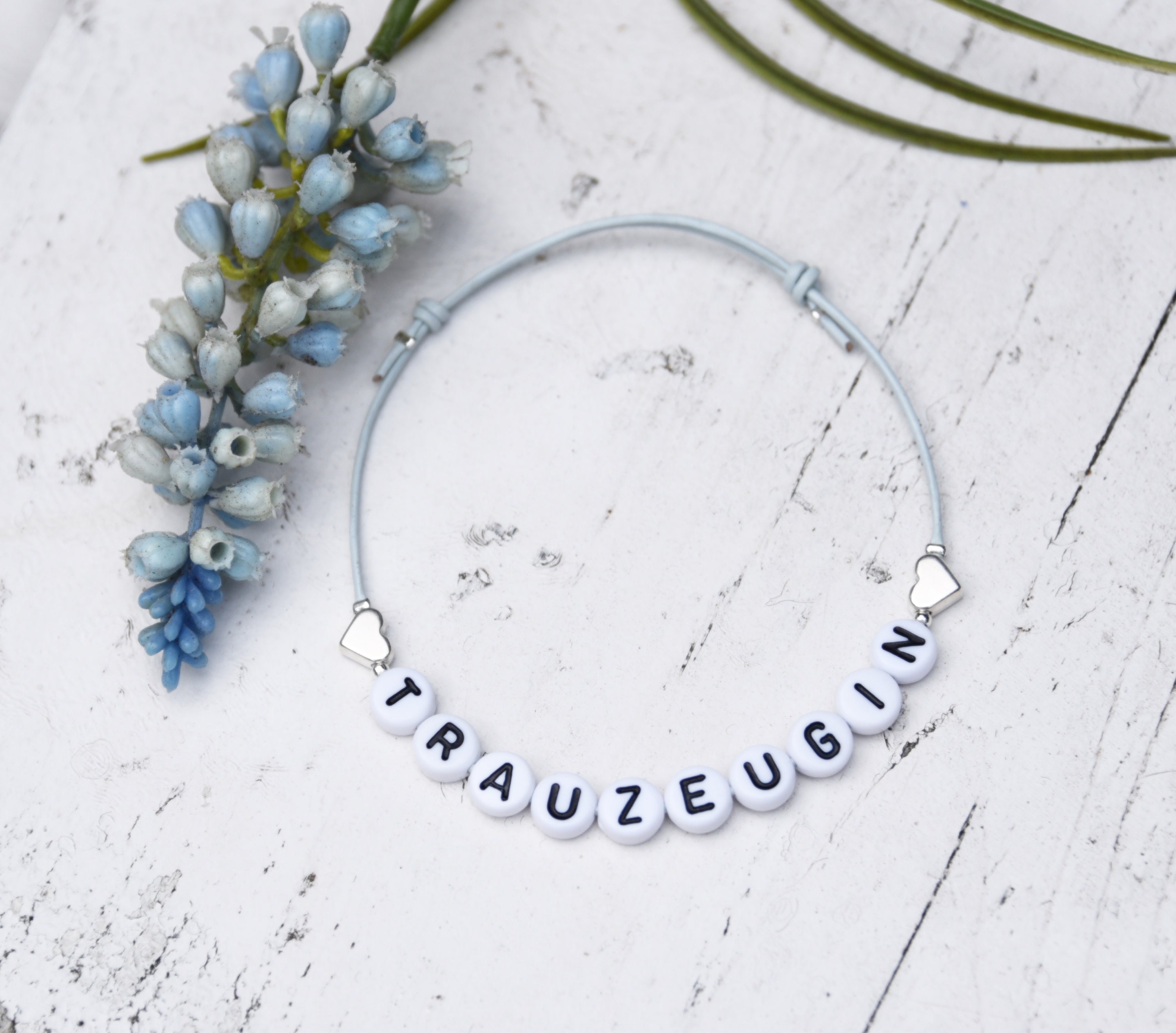 Maid of honor bracelet // Maid of honor bracelet // Maid of honor questions // simple JGA bracelet