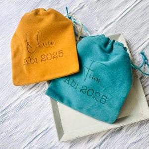 laser engraved velvet bag // personalized gift packaging Abi 2025 // cash gift Abitur // name Abi bag