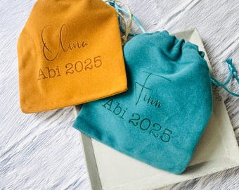 laser engraved velvet bag // personalized gift packaging Abi 2025 // cash gift Abitur // name Abi bag