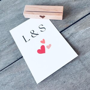 tarjeta personalizada de San Valentín // aniversario del titular de la tarjeta // tarjeta regalo romántico para novia o novio // iniciales pareja