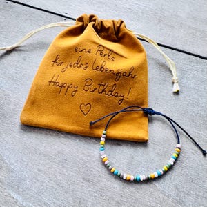 Pulseira de Aniversário // 1 Pérola para cada ano da sua vida // Presente de Aniversário // Pulseira de Pérolas em Saco de Veludo