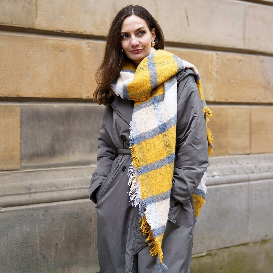Écharpe Homme/Femme 100% Cachemire D'Écosse - Fond Moutarde, Tartan Doré