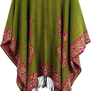 close up of the back of the poncho shawl