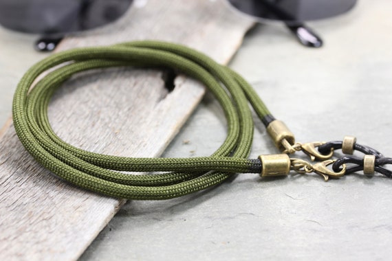 Paracord top eyeglass lanyard