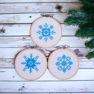 Sneeuwvlokken instellen kruissteekpatroon, kerstversieringen beginnerskruissteekpatroon, vakantiedecor, digitale download