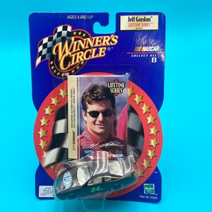 Jeff Gordon 6 van de 8 platte zwarte Chevy Monte Carlo-testauto 24 NASCAR Winners Circle Lifetime Series - must-have gegoten verzamelobject en kaart