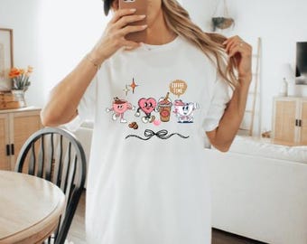 Camiseta de café, Tazas de café, Camiseta gráfica divertida, Amante del café, Camiseta para amantes del café, Camiseta de moda, Camiseta de verano, Regalo para ella, Diseño retro