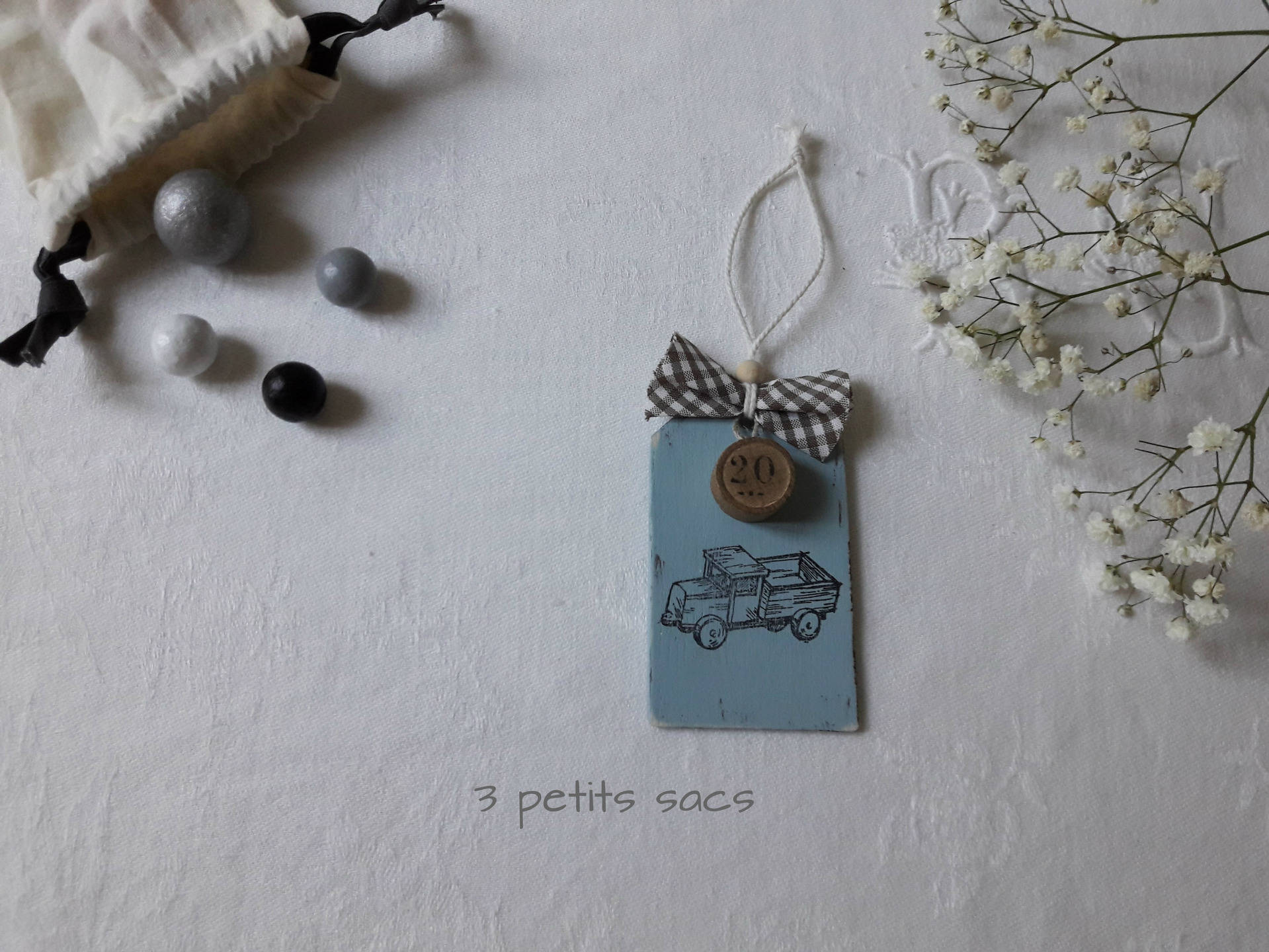 Étiquette Bois, Jouet Ancien Camion, Pion de Loto, Cotonnade Vichy, Ambiance Shabby