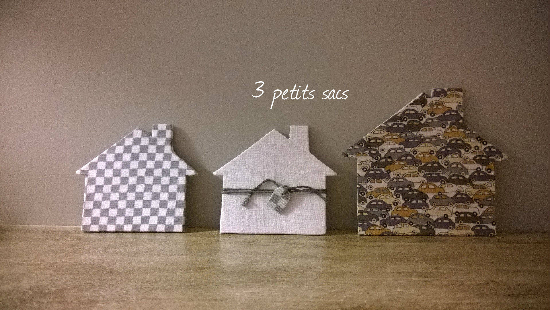 3 Maisons Décoratives, Liberty Cars, Camaïeu de Gris, Ocre et Blanc
