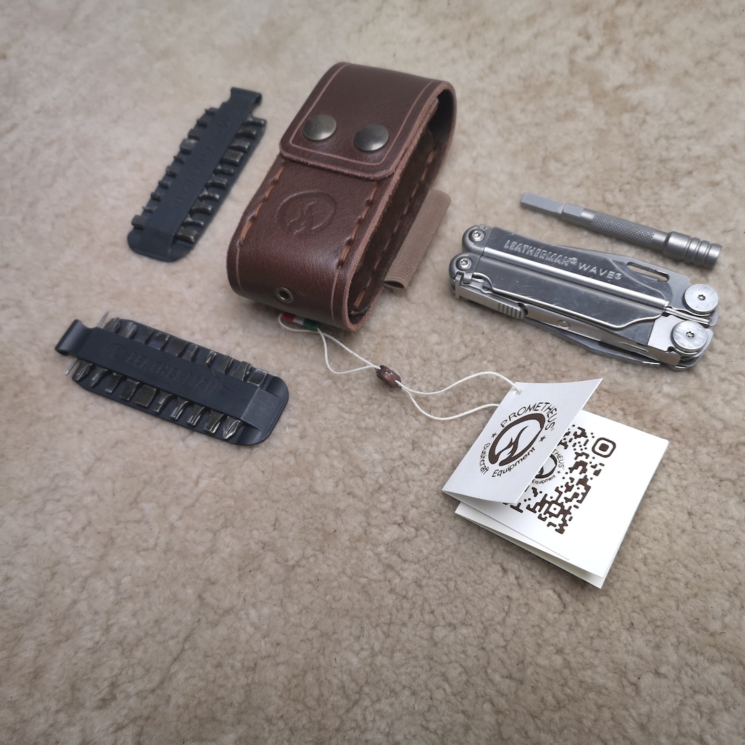 LEATHERMAN® MULTITOOL PRO Leather Sheath pockets for Bits and Extender