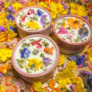 Die Sonoran Collection Creosote & Wildflower Candle In Handgefertigtem Keramikgefäß