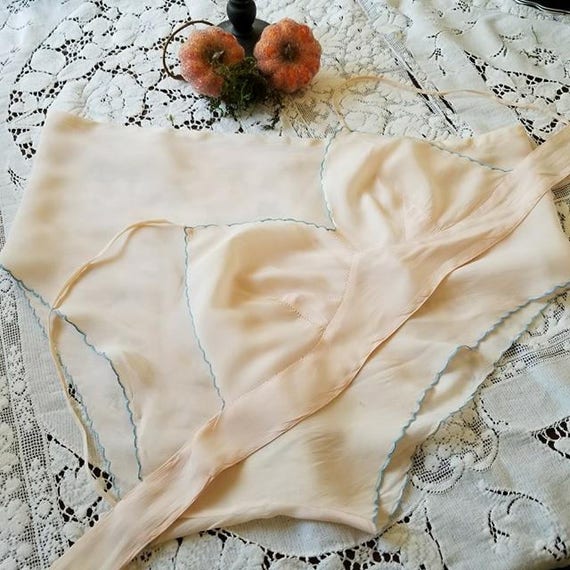 Antique 1920s 1930s Tap Pants Panties Knickers Mat