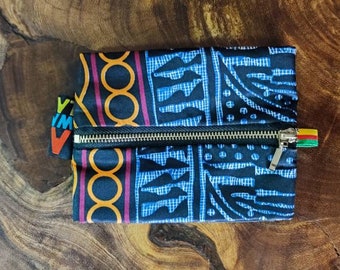 Wax card holder wallet with metal clasp
