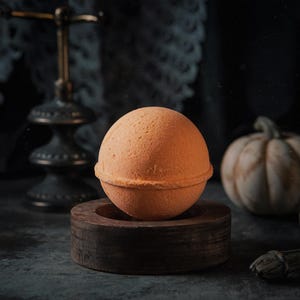 headless horseman bath bomb | pumpkin spice scent | vegan gothic bath treat