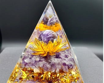 Amethyst orgonite pyramid, + 1 free sun catcher