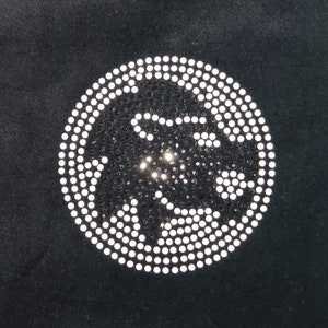 Diy zodíaco leo bling strass hotfix transferência de calor decalque design pedra preta pedra azul cristal