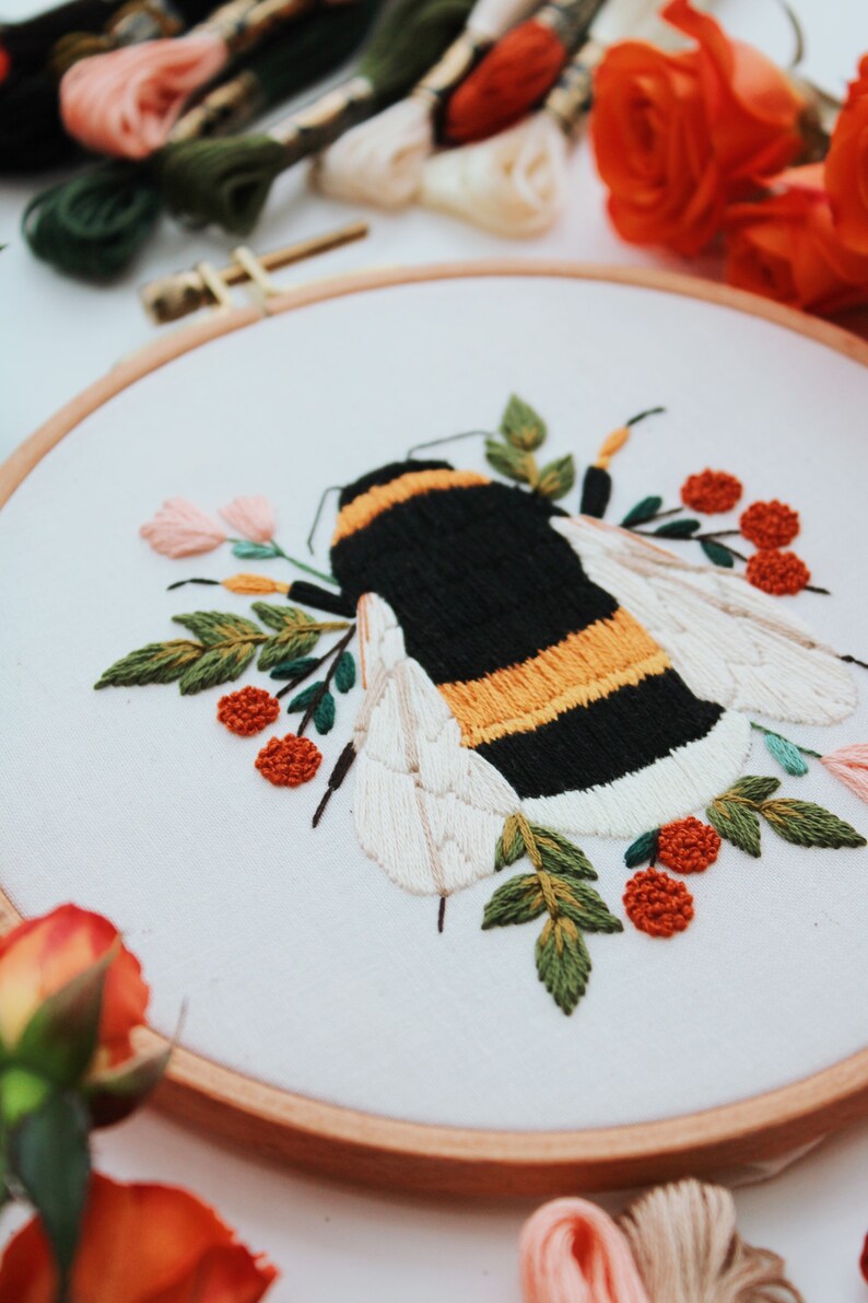 Bumble Bee Embroidery Pattern, Digital Download Embroidery, Spring Craft Embroidery, Summer Ideas, Bee Embroidery Designs, Hand Embroidery, image 4