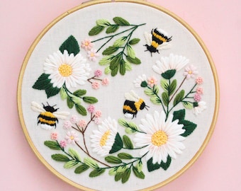 Finished Bees and Daisies Embroidery, Bee Lover Gift, Bees and Florals Embroidery, Bee Wall Art, Daisy Decor, Embroidery Maggie Jo's Studio