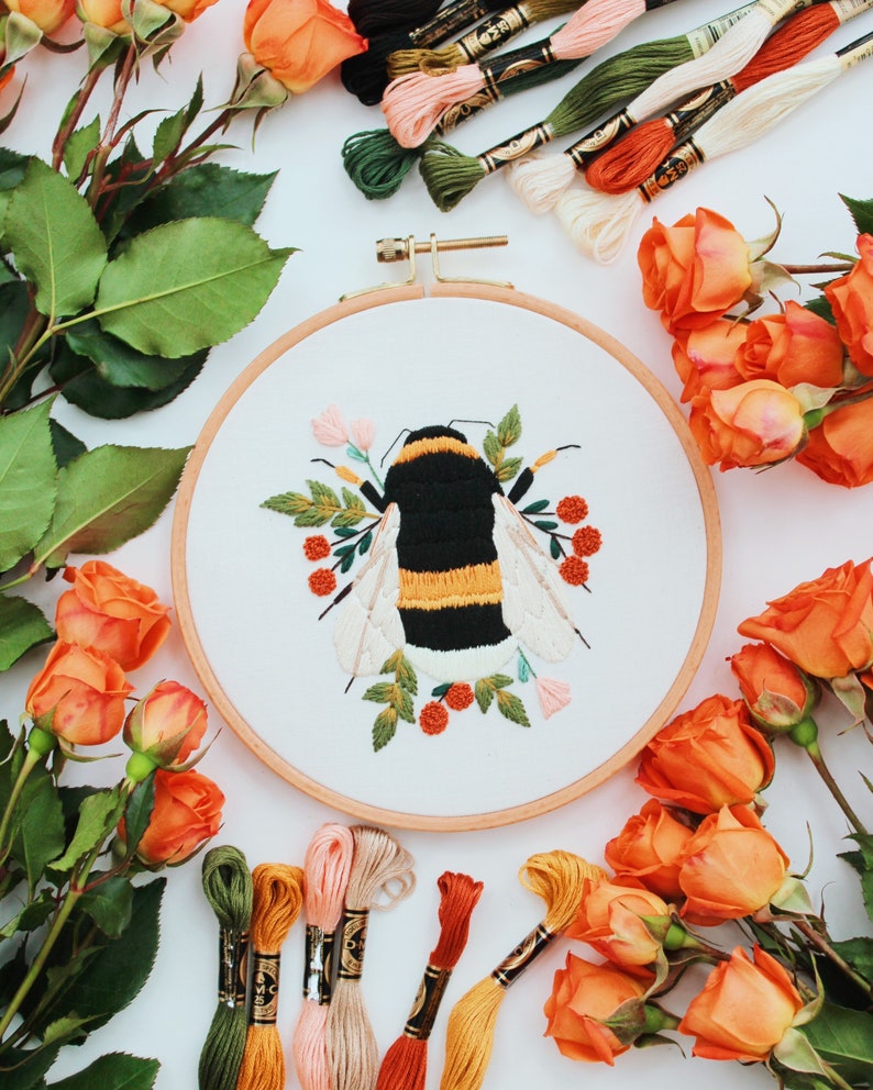 Bumble Bee Embroidery Pattern, Digital Download Embroidery, Spring Craft Embroidery, Summer Ideas, Bee Embroidery Designs, Hand Embroidery, image 2