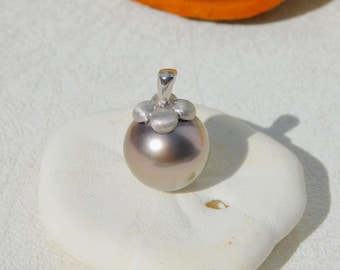 Tahitian Pearl Pendant | Fruit Persimmon | 12.4mm | Solid 18kt White Gold Bail (No Chain) | AAA | Pearl Pendant | Au750 | Light Gray