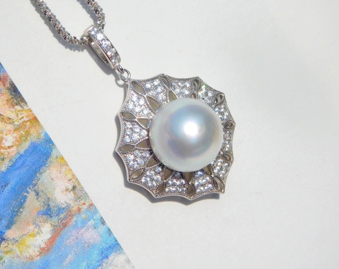 13mm Australian South Sea Pearl Pendant: White Gold Plated Silver Lace Enhancer