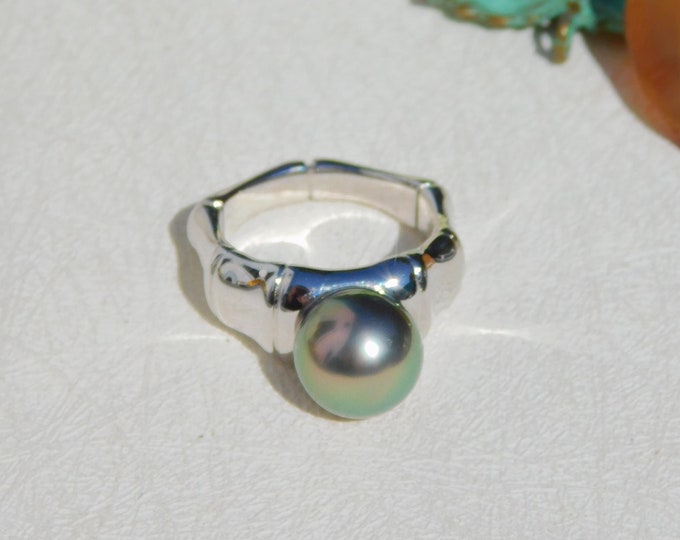 AAA 10.7mm Green Tahitian Pearl Ring | White Gold Plated Silver | Medium Green | Round | Unisex | Size 7.75 US | South Sea Pearl Ring