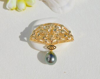 Vermeil Flower Hand Fan Brooch with Tahitian Pearl  | AAA | Green | 9.7mm | Gold over Sterling Silver | South Sea Pearl