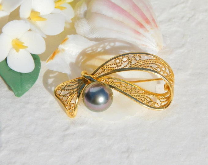 Vermeil Filigree Brooch with Tahitian Pearl  | AAA | Gold over Sterling Silver | Bow | Pearl Pin | South Sea Pearl | Teardrop | 10.4mm