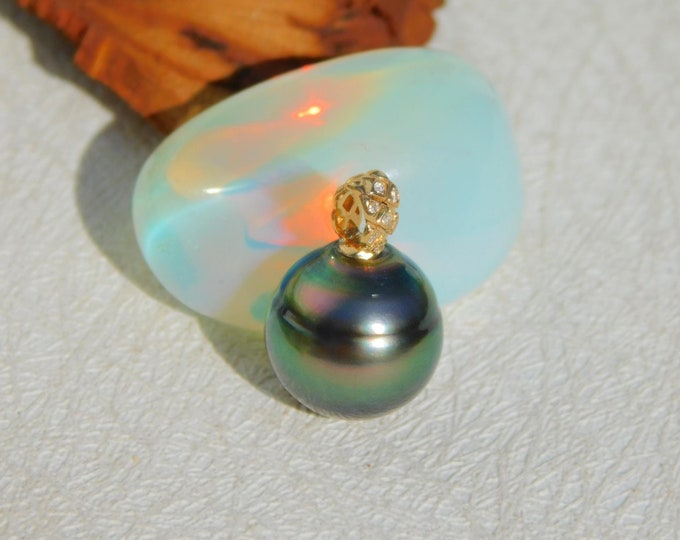 11.1mm Tahitian Pearl Pendant | Very Peacock | Solid 18kt Gold Bail (No Chain) | Diamonds | AAA | Saltwater Pearl Pendant | Green