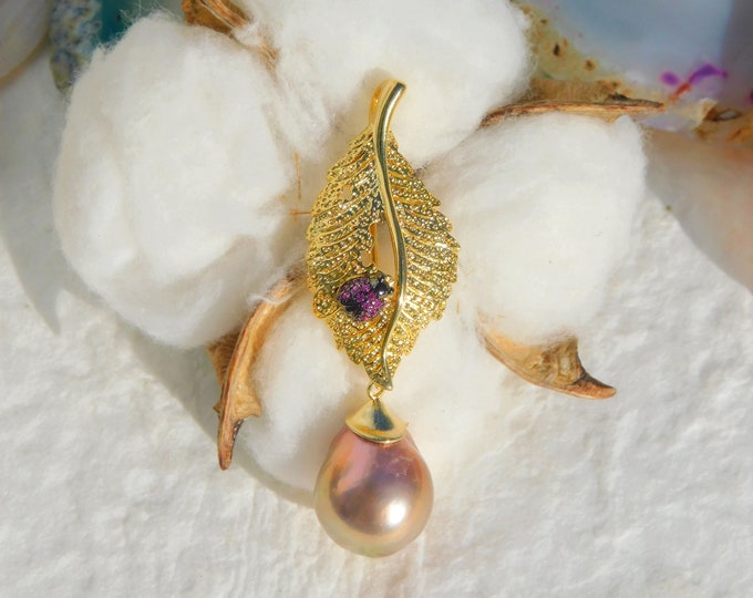 Vermeil Pearl Brooch/ Pendant | Textured Leaf and Ladybug | Metallic Pearl Pendant | 13.3mm | Rosy Bronze | Leaf and Bug | Freshwater Pearl