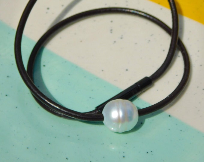 Pearl and Leather Choker | 13.5mm White South Sea Pearl Necklace | Circled Pearl | AAA | Unisex | 17.5 Inches | Saltwater Pearl Choker