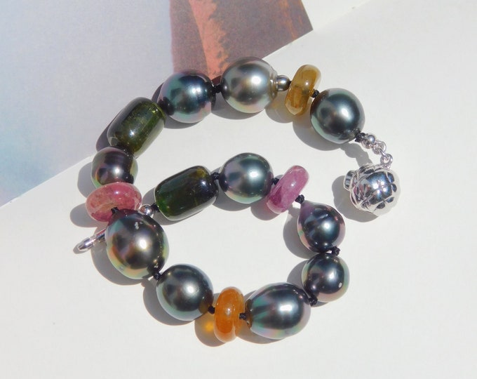 Tahitian Pearl with Tourmaline Bracelet | 8.8-11.5mm | 6.5 inches Wrist | Saltwater Pearl Bracelet | South Sea Pearl | Black Pearl
