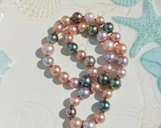 Round Tahitian and Freshwater Pearl Necklace | Black Pearls | AAA+ | 19 inches | Hidden Clasp | Metallic Pink | Mauve | Lavender| Green