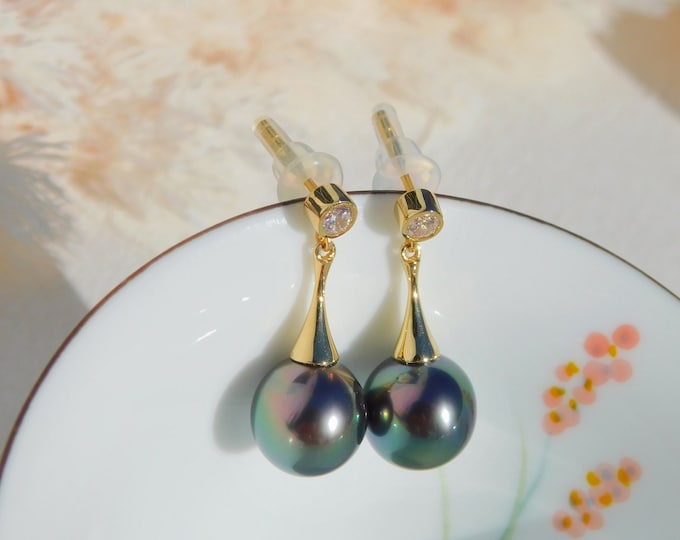 Wondeful Peacock Tahitian Pearl Earrings | AAA |  Solid 9kt Gold | Long Neck | 10.4mm | Teardrops | Tahitian Pearl Earrings | Black Pearls
