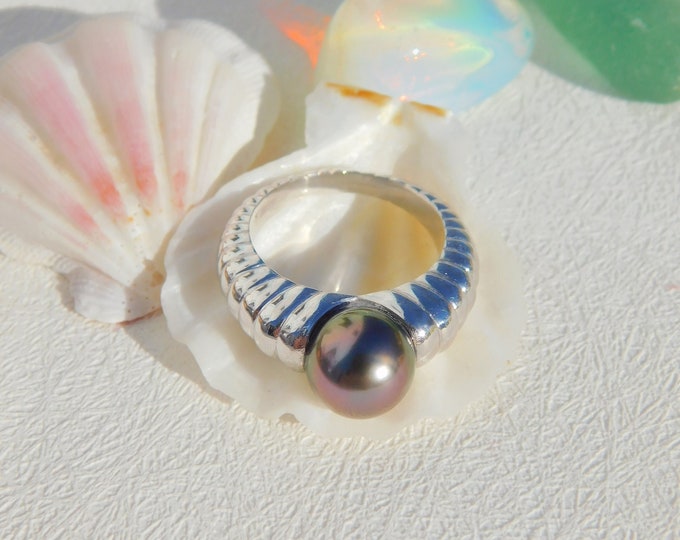 9.2mm Aubergine Peacock Tahitian Pearl Ring | AAA | Croissant Ring | White Gold plated Sterling | Near Round | Size 6.75 US | Black Pearl