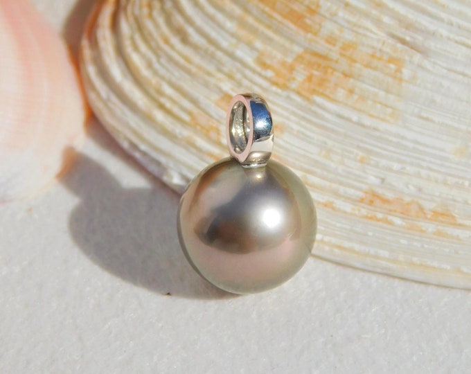 Tahitian Pearl Pendant | 12.7mm | Solid 18kt White Gold Bail (No Chain) | AAA | Pearl Pendant | Au750 | Gray Green | Round | Au750
