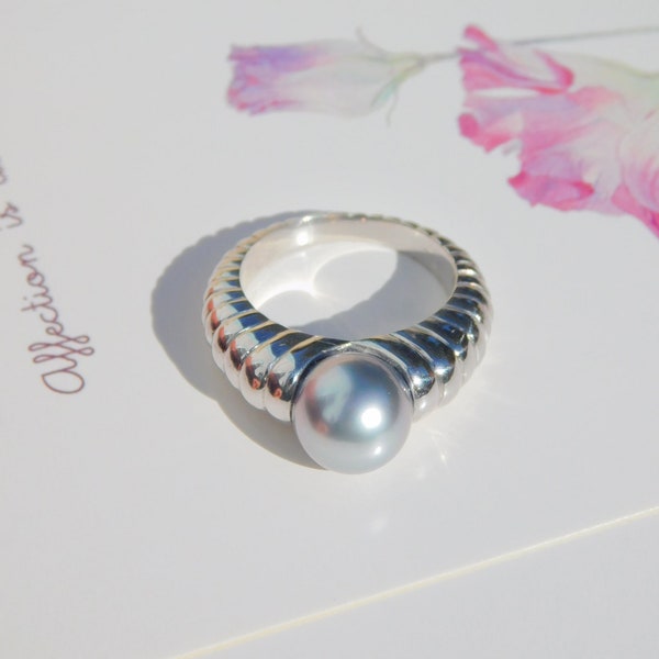 9.2mm Pastel Silver Gray Tahitian Pearl Ring | AAA | Croissant Ring | White Gold plated Sterling | Round | Size 6.75 US | Saltwater Pearl
