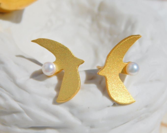 Akoya Pearl Vermeil Birdie Earrings | Gold Plated over Silver | AAA | Matte finish | Bird Earrings | 3.5mm | Tiny Pearl Earrings