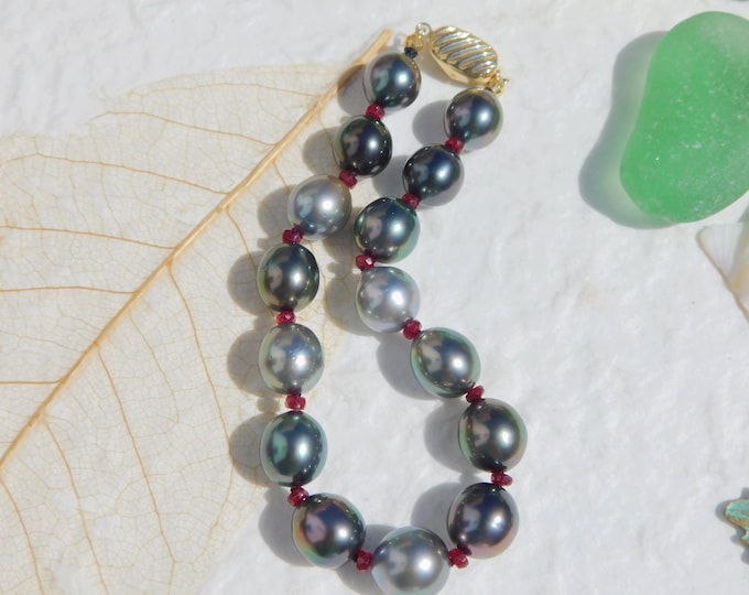 Tahitian Pearl Bracelet with Ruby | 8.6--9.7mm | AAA | Multi-Color | Natural Ruby | 7 Inches Wrist | Solid 9kt Gold Clasp